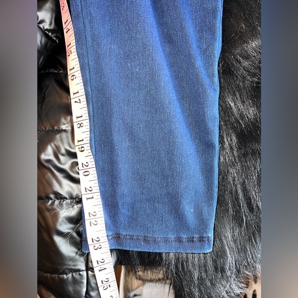 Time And Tru Women's Blue Denim Jeggings. Like New.  Large. - Picture 3 of 5
